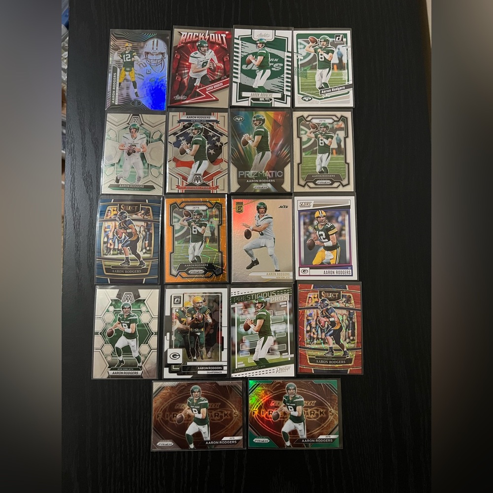 Aaron Rodgers QB New York Jets Lot of 18 NFL Football Trading Cards Offense 🏈